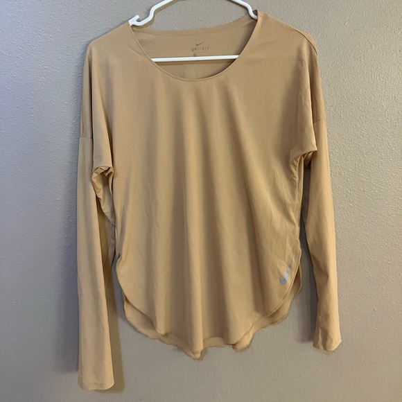 Women’s Nike Dri-Fit Long Sleeved Size M - Picture 4 of 9